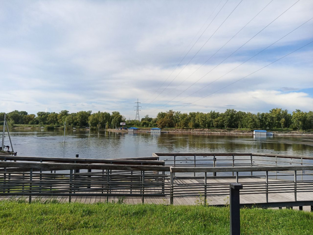 Прогулка по набережной Абаканской протоки реки Енисей в Красноярске - свежие новости на Toplenta по теме Среда