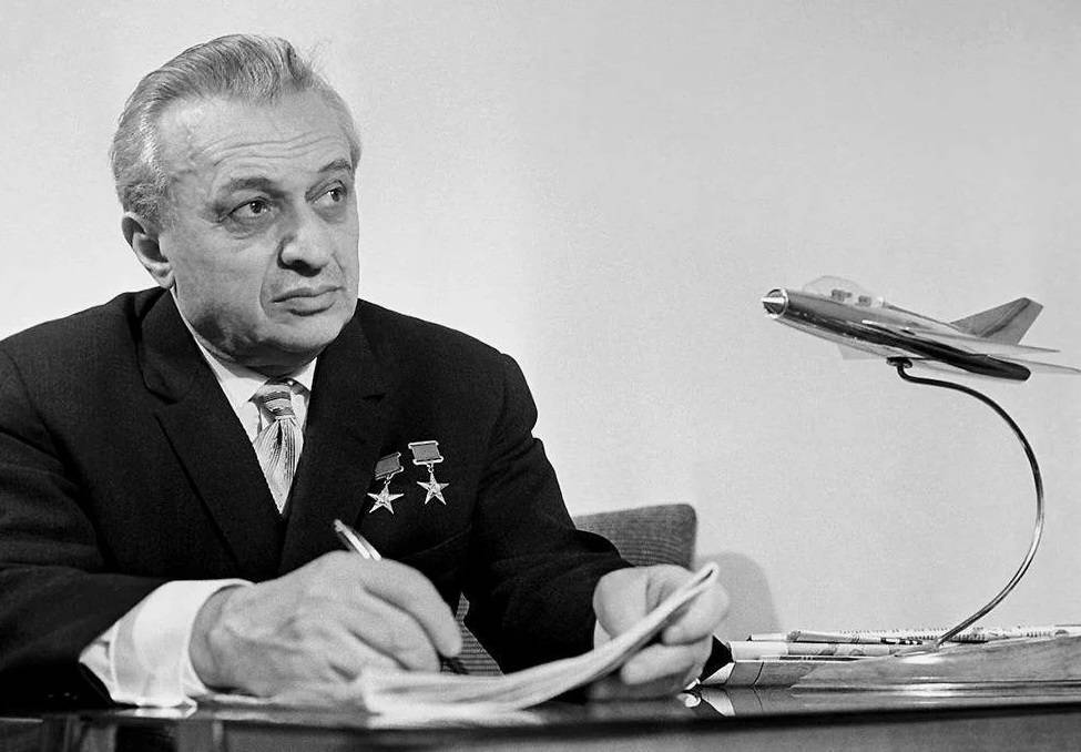 Исполняется 120 лет со дня рождения авиаконструктора Артема Микояна - свежие новости на Toplenta по теме По