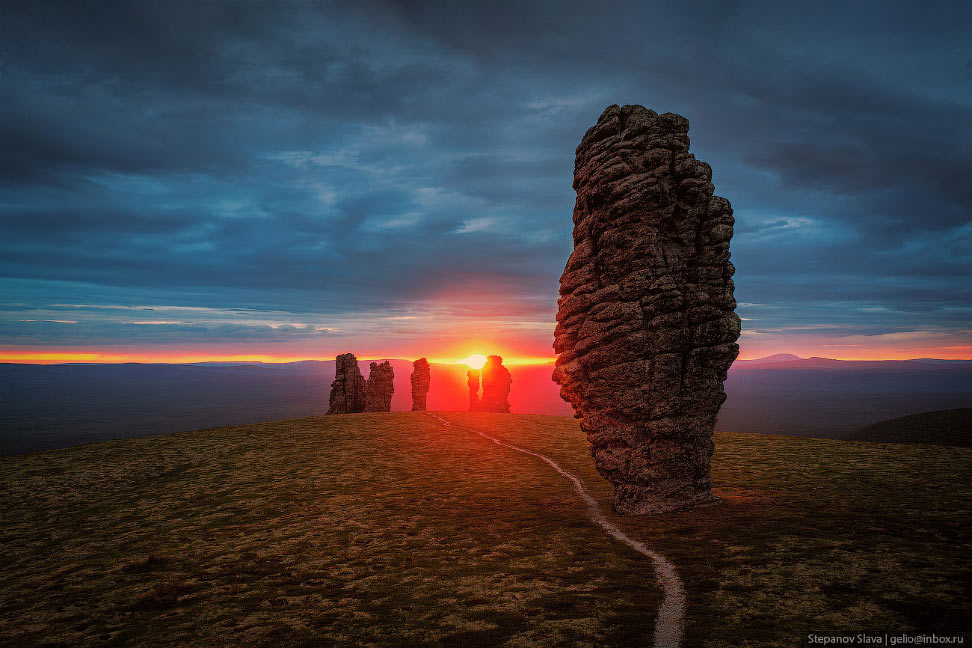 Маньпупунёр — древние столбы выветривания в Коми - похожая новость на Toplenta