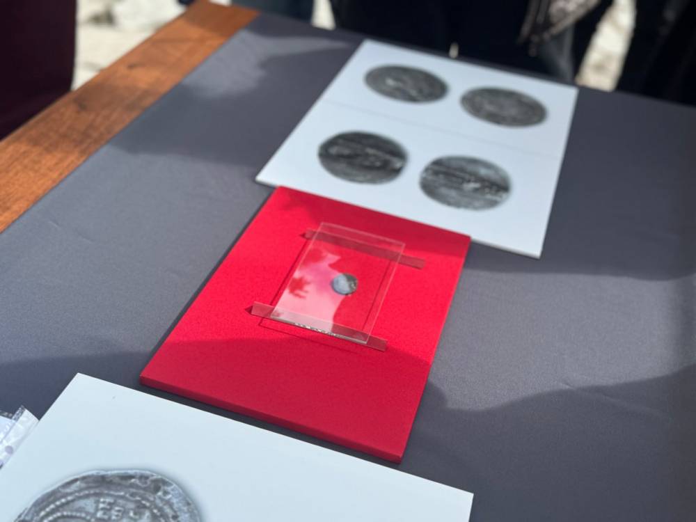 В Великом Новгороде обнаружена древнейшая печать Ярослава Мудрого - свежие новости на Toplenta по теме По