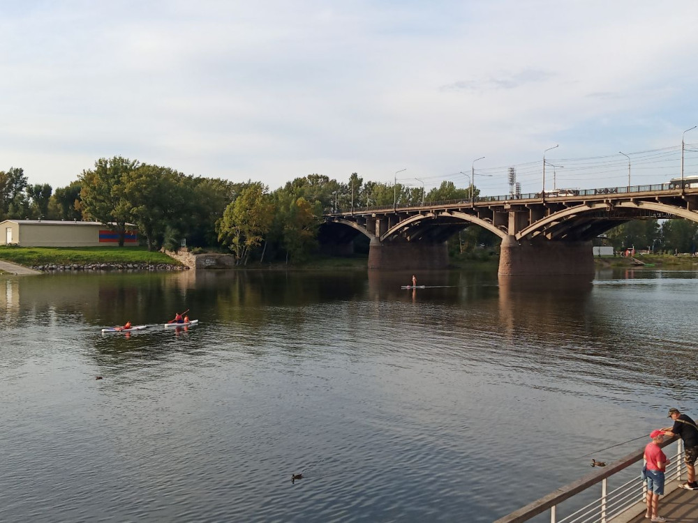 Прогулка по набережной Абаканской протоки реки Енисей в Красноярске - свежие новости на Toplenta по теме Среда