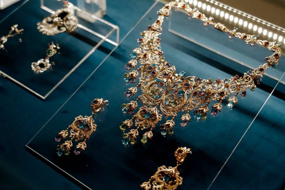 В Казанском кремле открылась ювелирная выставка «Сокровища Якутии» - свежие новости на Toplenta по теме Айсен Николаев