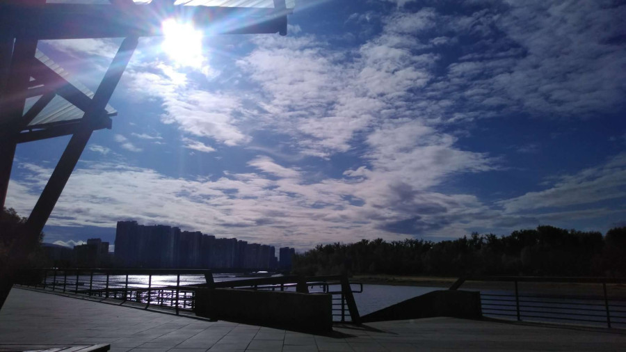 Солнечным летним вечером на Ярыгинской набережной в Красноярске - свежие новости на Toplenta по теме Среда