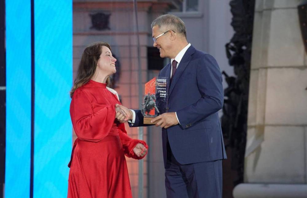 Гран-при фестиваля «Время героев» получила воспитатель из Петербурга - похожая новость на Toplenta