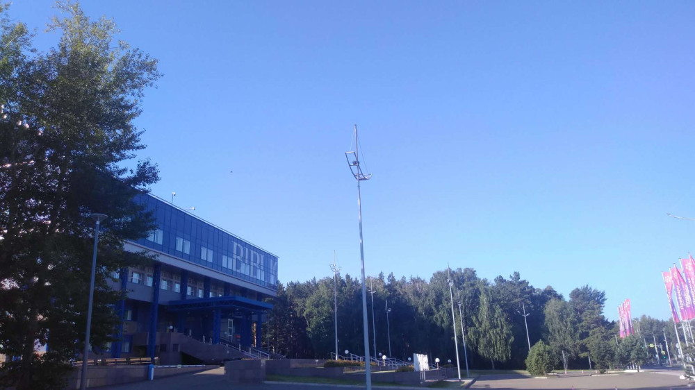 Возле СФУ жарким летним днём.. - свежие новости на Toplenta по теме Среда