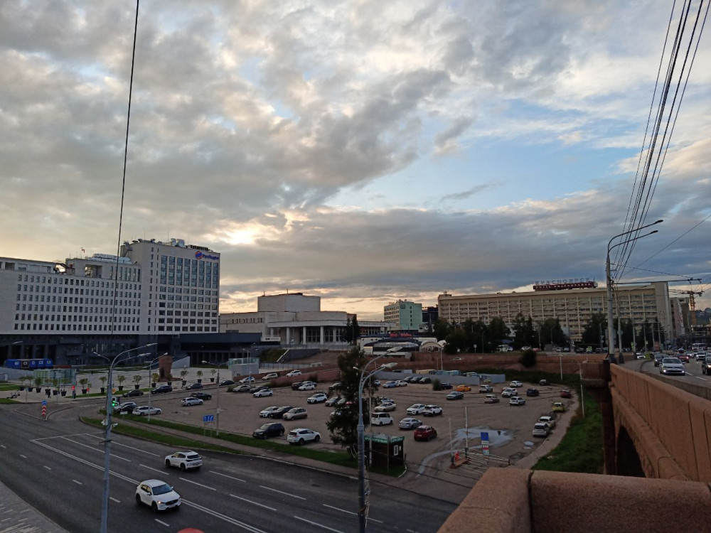 Прогулка по Коммунальному мосту через Енисей в Красноярске в начале осени - свежие новости на Toplenta по теме Енисей