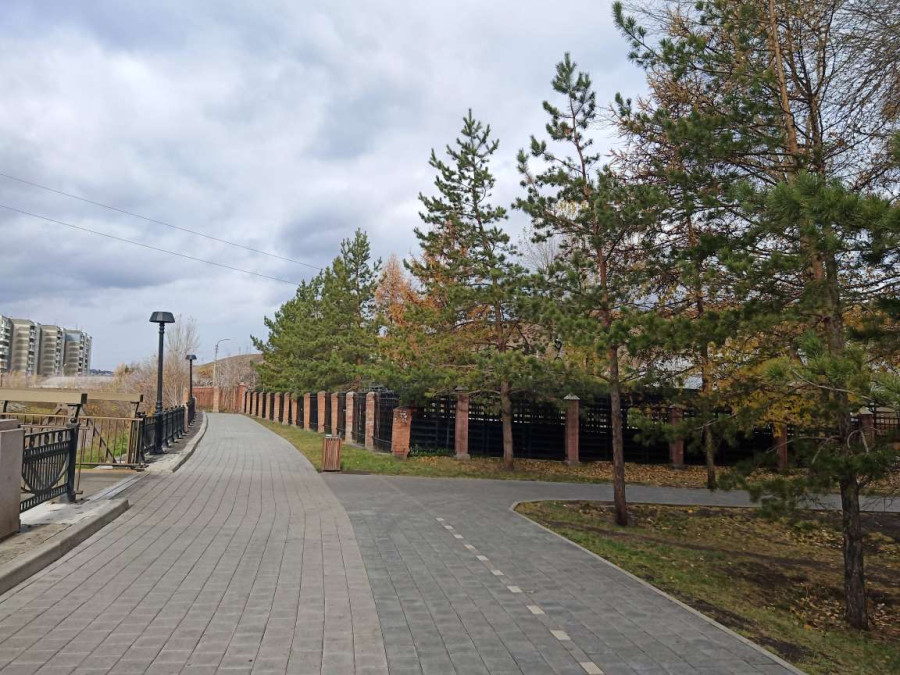 Прогулка берегом реки Качи в Красноярске поздней осенью - свежие новости на Toplenta