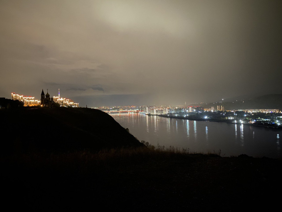 Ночной Красноярск со смотровой площадки «Красивый берег» в Академгородке - свежие новости на Toplenta по теме Среда