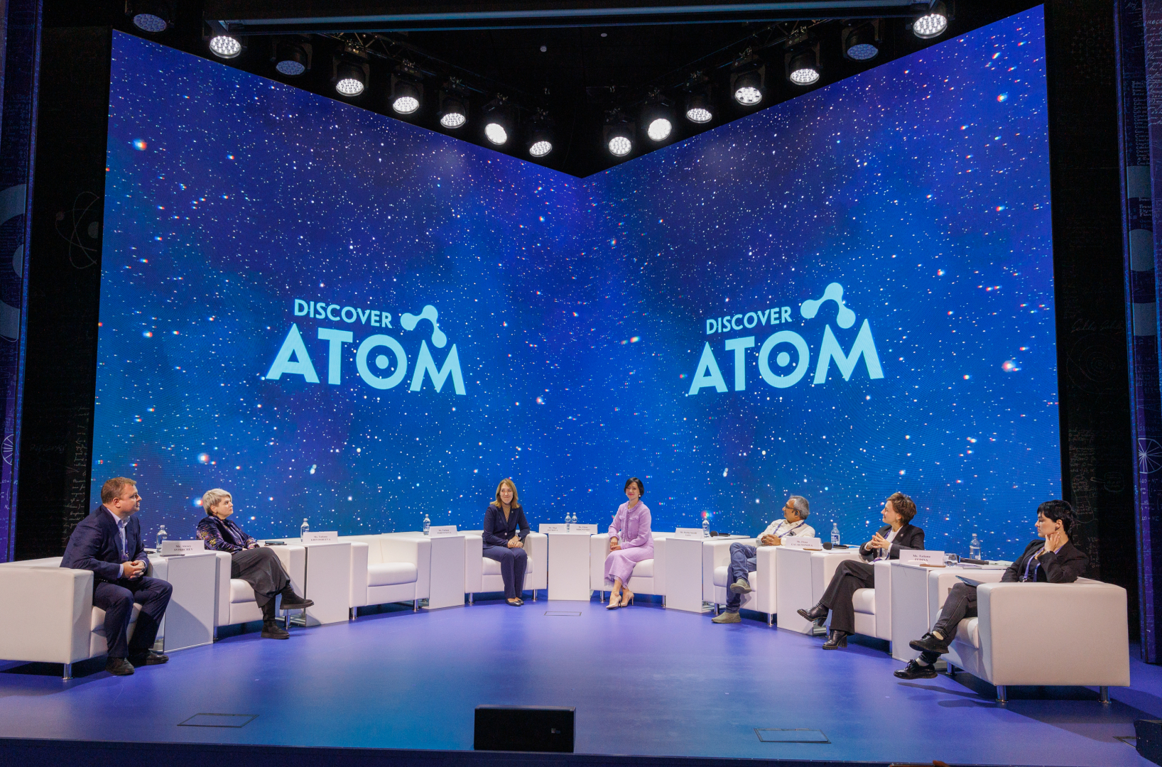 Фоторепортаж: международный научно-туристический форум Discover ATOM прошел в музее «АТОМ» - похожая новость на Toplenta