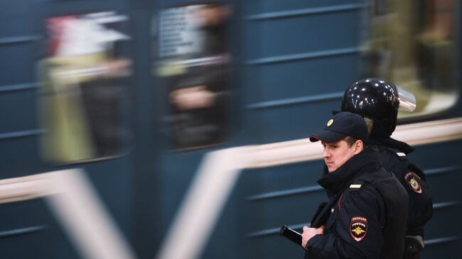 В Петербурге задержали мужчину за приставания к девочке в метро - свежие новости на Toplenta