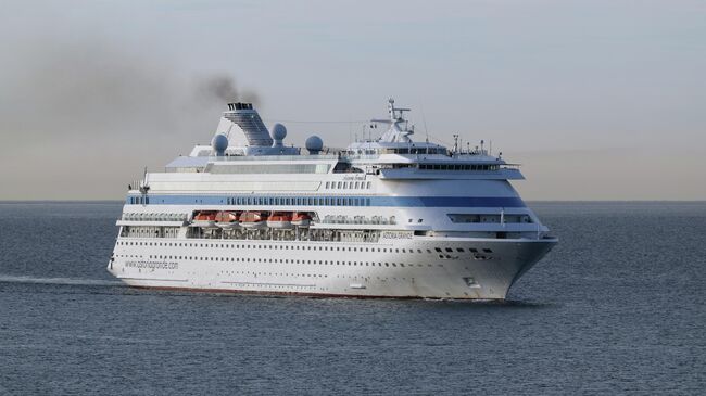 Лайнер с россиянами, не попавший в порт Стамбула, вернулся в Сочи - свежие новости на Toplenta