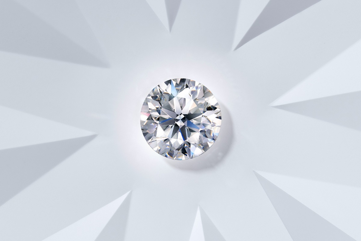 Неделя потребления: реставрация альбома Фаберже и аукцион редких бриллиантов - свежие новости на Toplenta по теме life