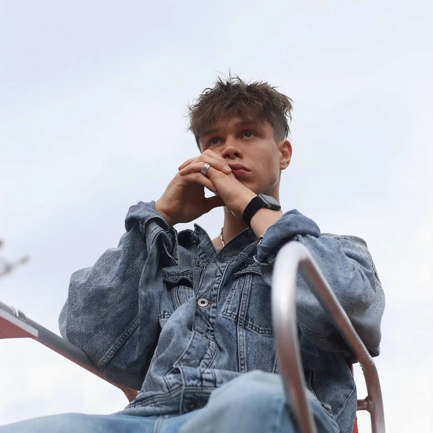 Мама Глеба Калюжного показала, как проводила сына в армию - свежие новости на Toplenta по теме Малый бизнес