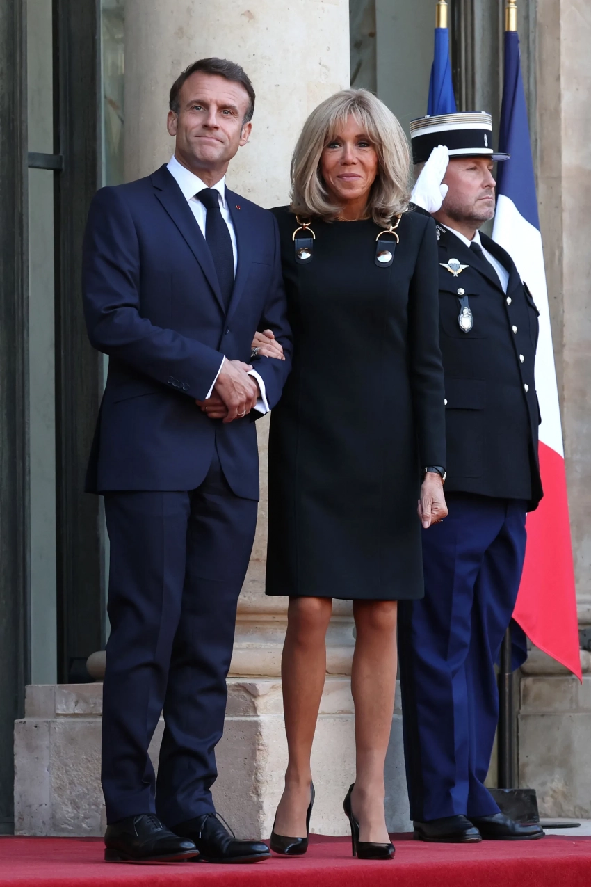 "Мы дурачились". Эммануэль Макрон прокомментировал пощёчину от жены - свежие новости на Toplenta по теме Малый бизнес