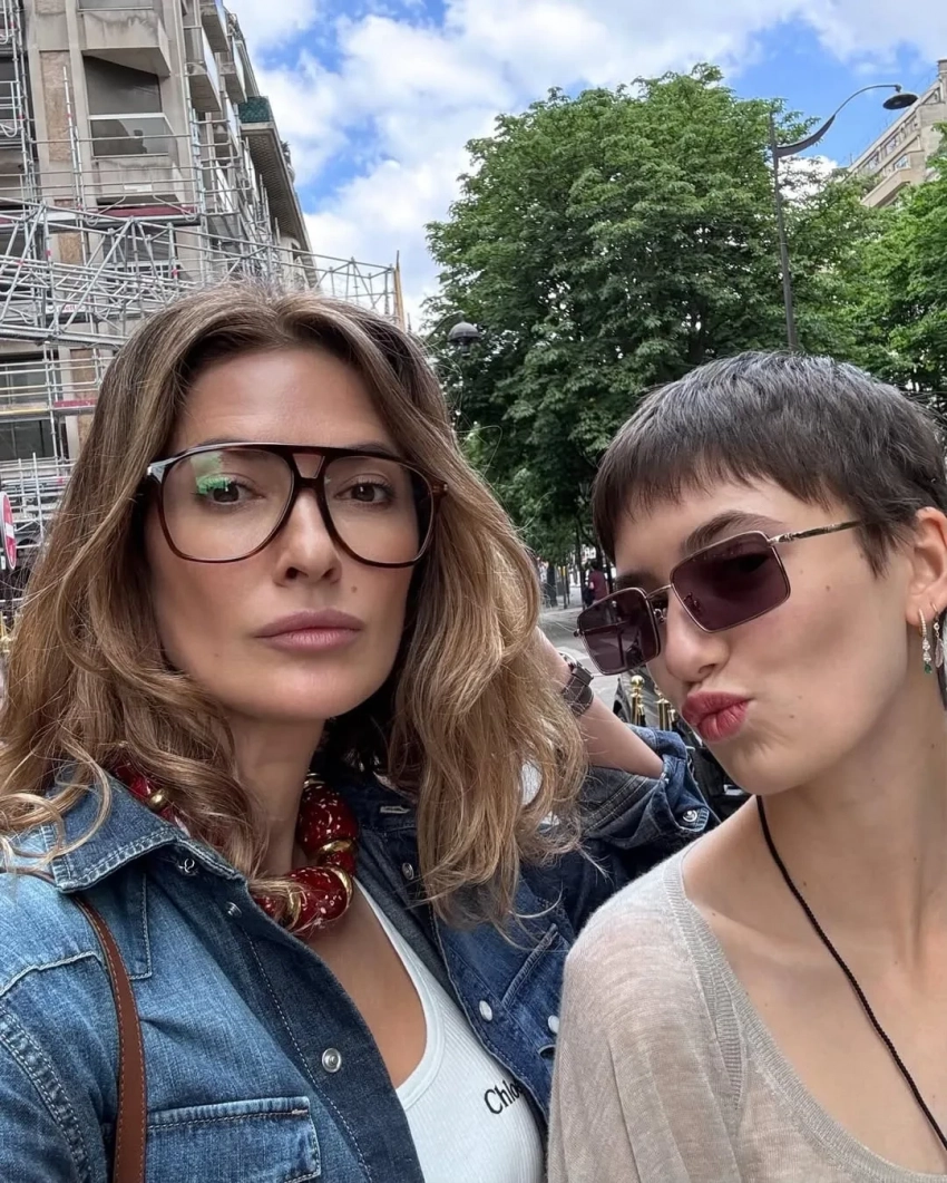 Снежанна Георгиева с дочерью отдыхает в Париже - свежие новости на Toplenta по теме Малый бизнес