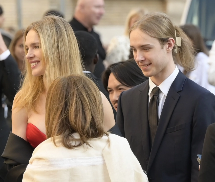 Наталья Водянова впервые за долгое время вышла в свет с сыном Лукасом - свежие новости на Toplenta по теме Малый бизнес