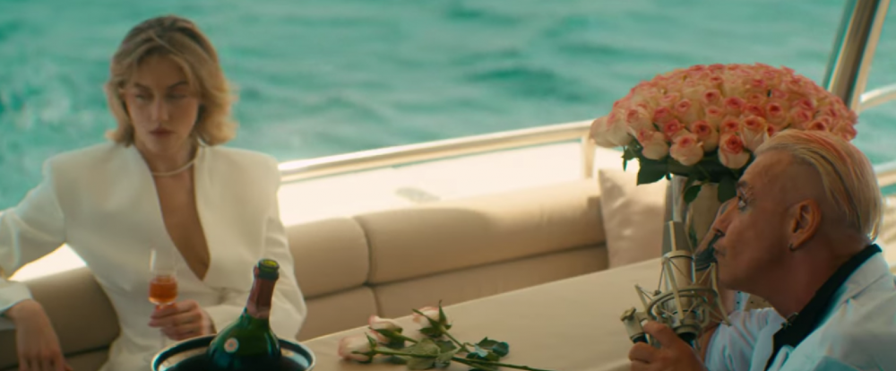 Звезда «Мастера и Маргариты» Полина Ауг снялась в клипе Тилля Линдеманна - свежие новости на Toplenta по теме новости дизайна