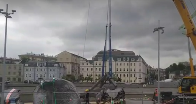 Скульптура «Большая глина № 4» демонтирована у «ГЭС-2» в Москве - свежие новости на Toplenta по теме гэс2 №2