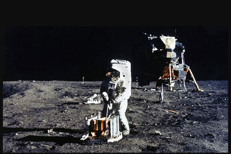 НАСА заверило Ким Кардашьян в высадке на Луну - свежие новости на Toplenta по теме знаменитости