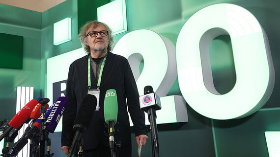 Кустурица раскритиковал Анджелину Джоли из-за ее визита в Херсон - свежие новости на Toplenta