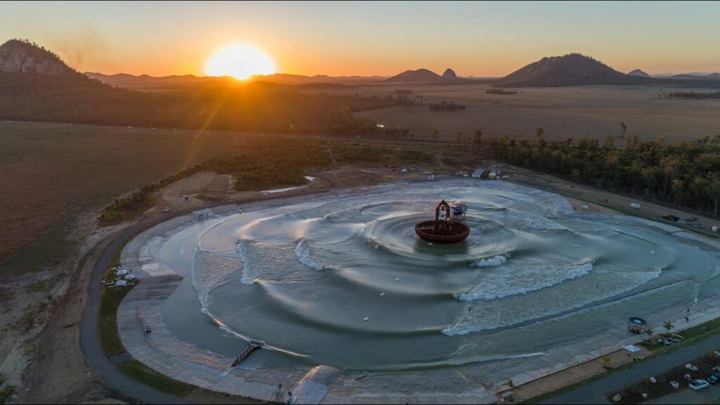 Как устроен волновой бассейн Surf Lakes с пятью типами волн - свежие новости на Toplenta по теме австралия