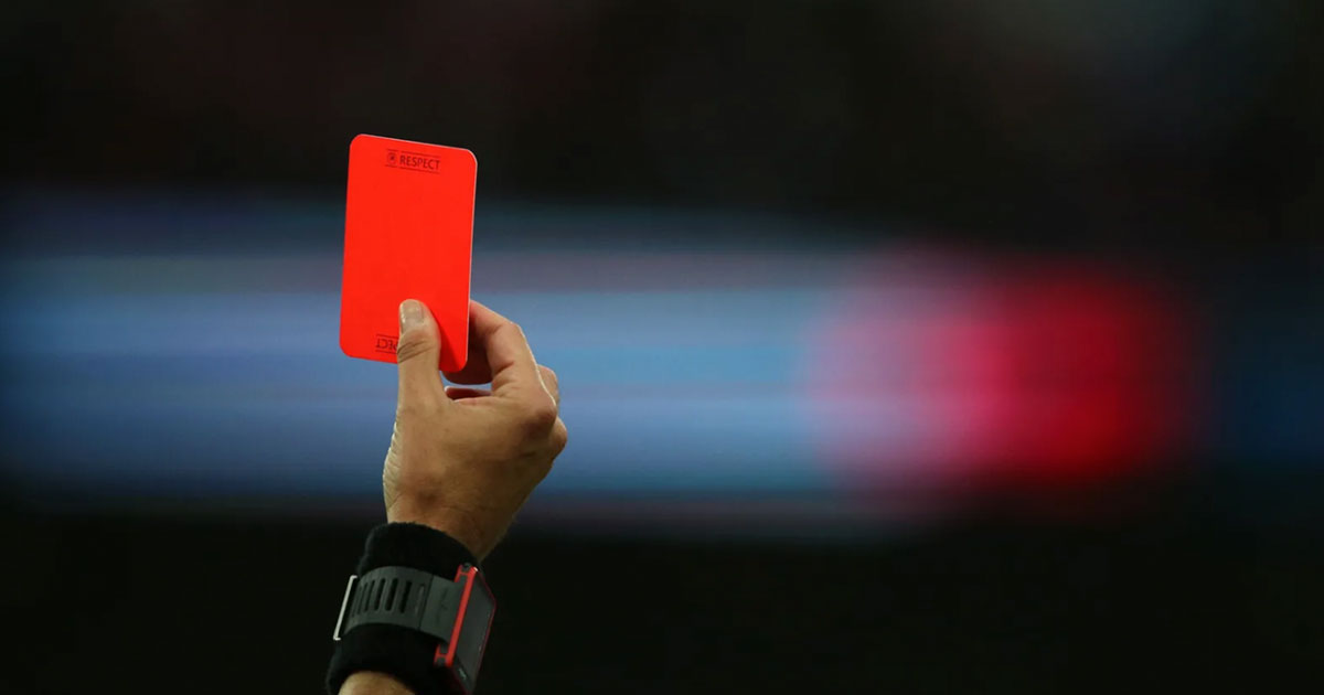 Арбитр имеет право удалить с поля самого себя - свежие новости на Toplenta по теме Все факты