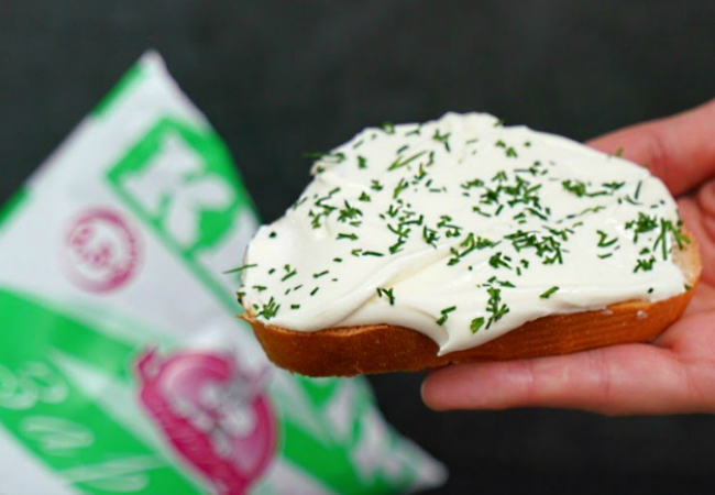 Сыр-намазка из литра кефира: готовится в два счета - свежие новости на Toplenta