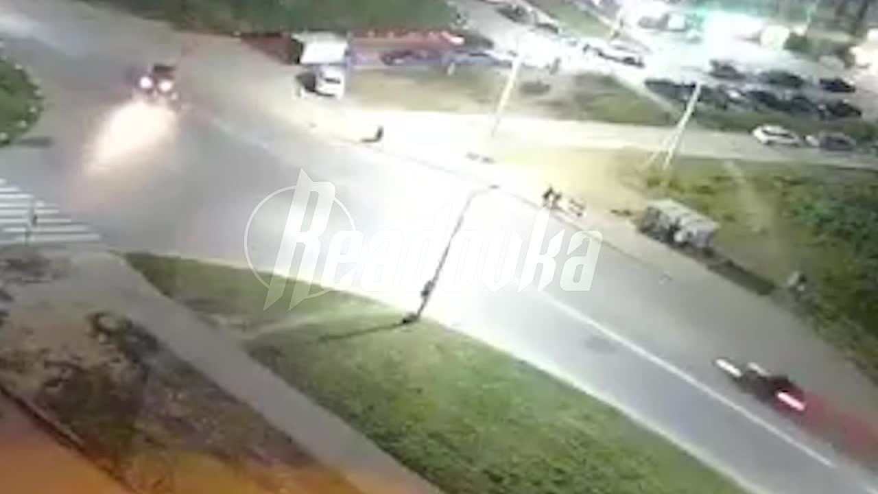 Азербайджанец сбил четверых, две женщины из МВД - в коме, а суд его отпустил. Диаспора пришла в полном составе - свежие новости на Toplenta по теме След