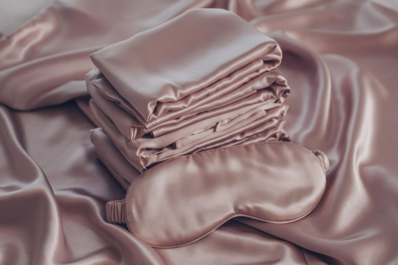 Как ухаживать за шелковыми вещами, чтобы их не испортить? - свежие новости на Toplenta