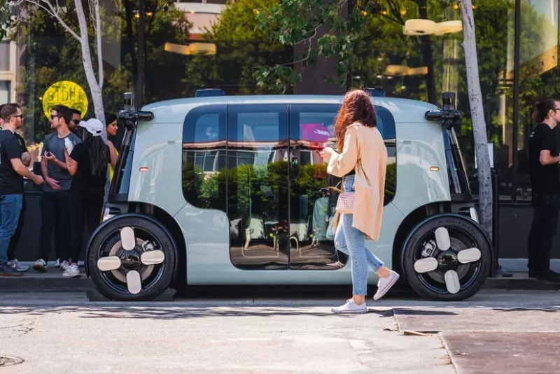 Роботакси Zoox без руля и педалей начнут перевозить обычных пассажиров в Сан-Франциско - похожая новость на Toplenta