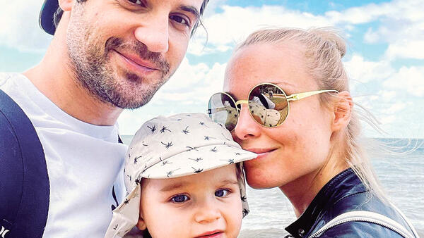 Богатырев забил тревогу из-за развода с Арнтгольц: «Какая-то ошибка» - актуальные новости по теме Звезды - новости на Toplenta