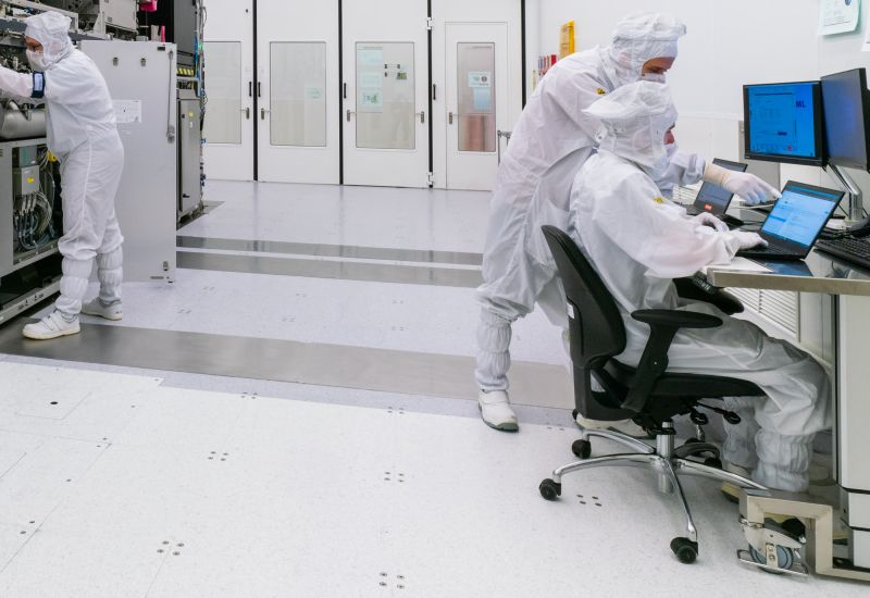 Инженеры стали дефицитнее чипов: даже щедрые бонусы TSMC и SK hynix не спасают от кадрового голода - Спорт на Toplenta