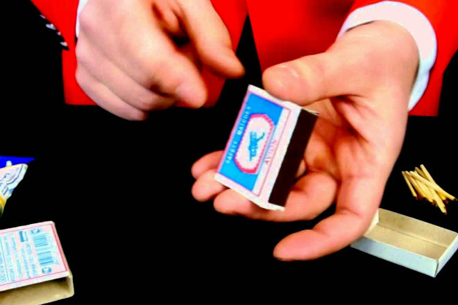 5 уличных фокусов со спичечным коробком - похожая новость на Toplenta