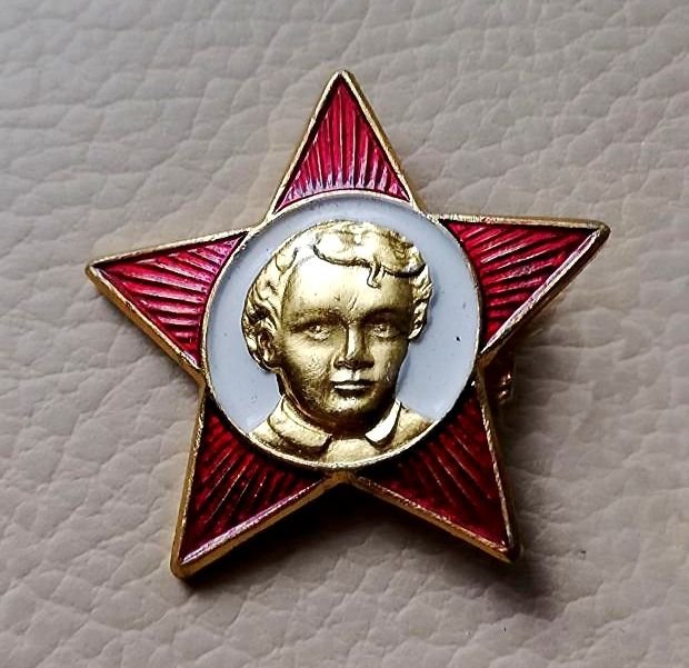 С октябрятским значком... - свежие новости на Toplenta по теме Ленин