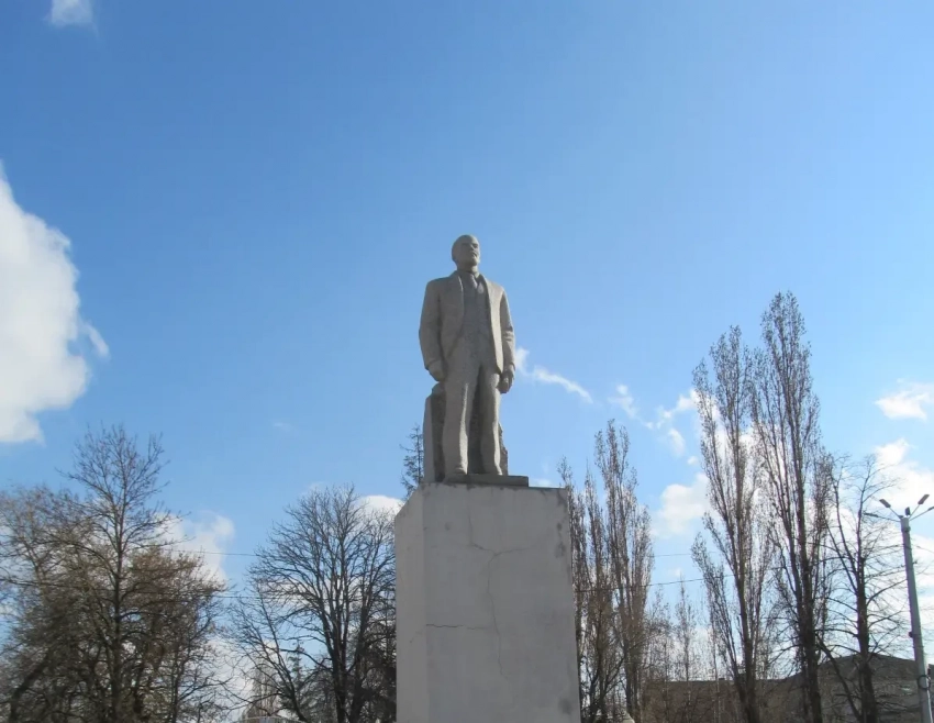 «Ленин жил...»: и спустя 155 лет со дня рождения идут споры о фигуре Ильича и его роли в истории страны - СССР на Toplenta