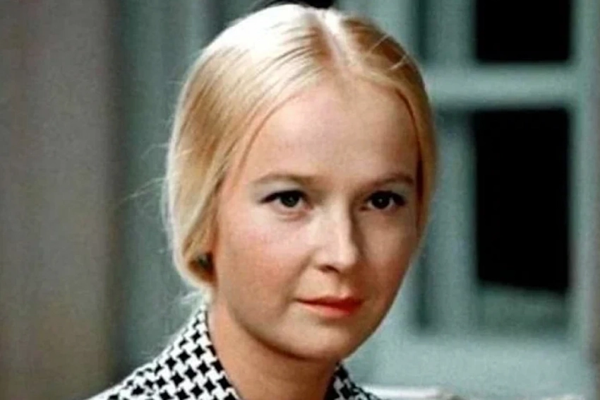 В кино были учителями, а в жизни спивались и сходили сума: трагичная судьба советских актрис - свежие новости на Toplenta по теме Малый бизнес