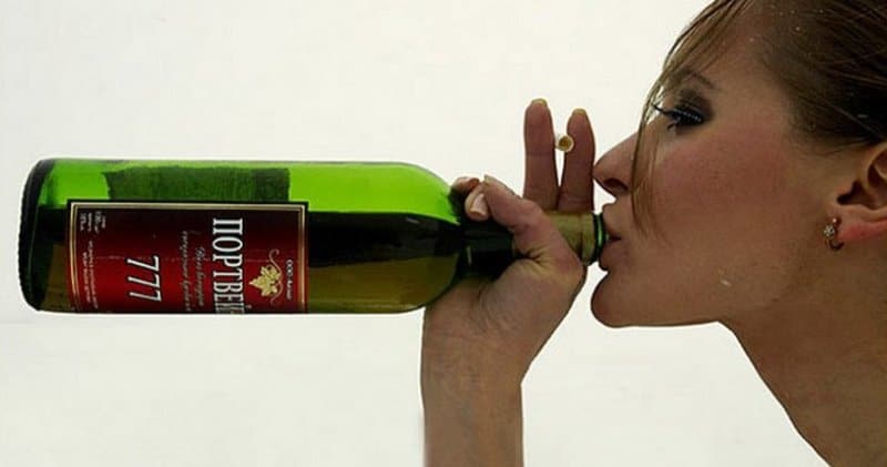 Почему в СССР портвейн из элитного напитка превратился в «Три топора» - свежие новости на Toplenta по теме тв