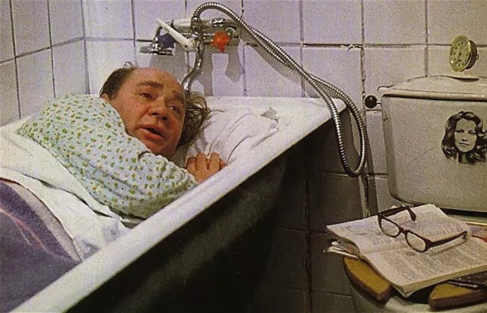 Почему в Советском Союзе ставили чугунные ванны вместо стальных - свежие новости на Toplenta по теме Рафаэль социальный