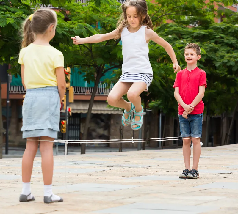 Попрыгать в резиночки... - похожая новость на Toplenta