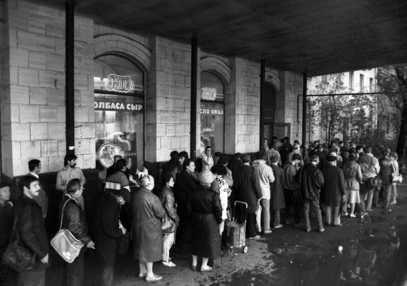 Пять самых дефицитных товаров в СССР - похожая новость на Toplenta