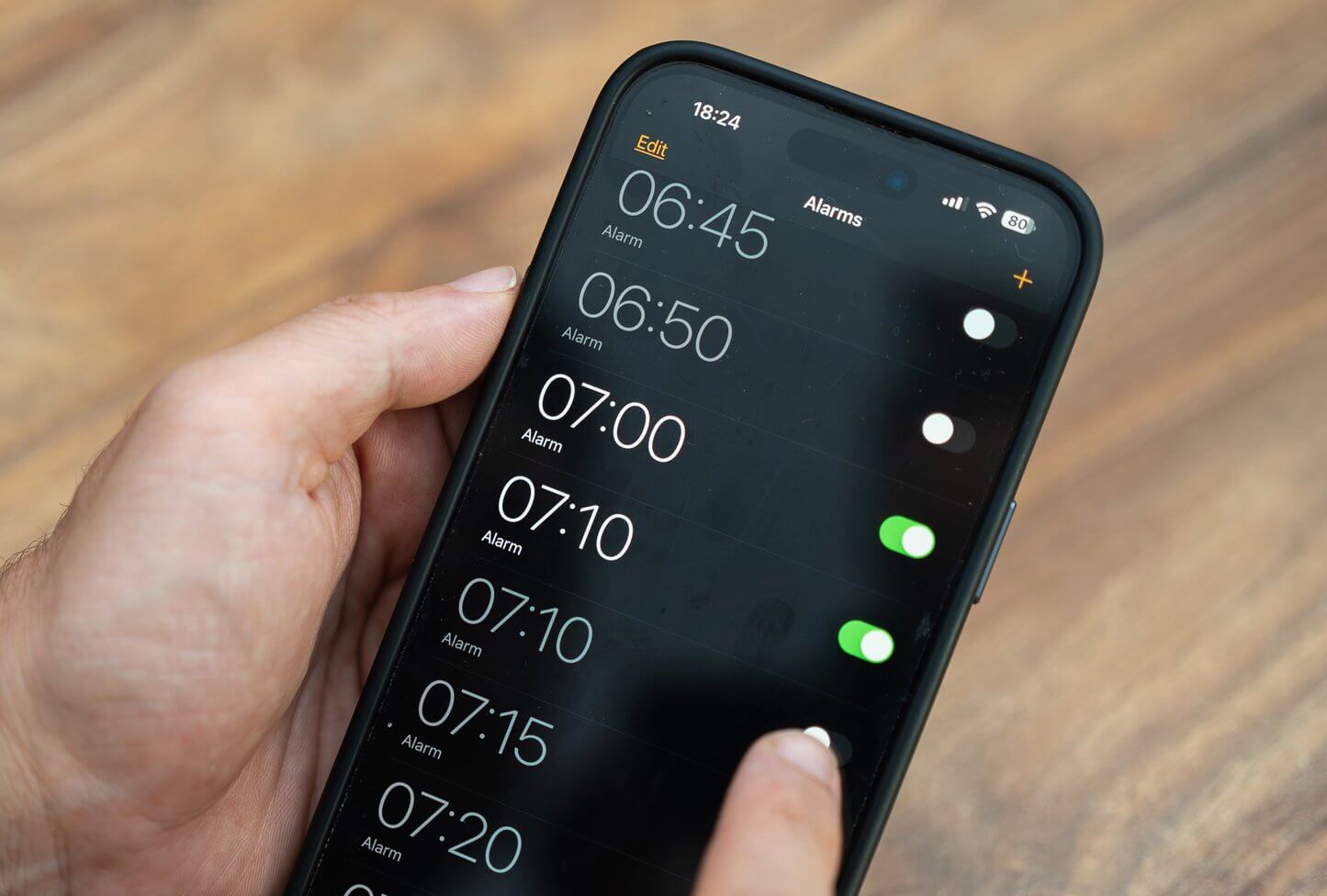 Apple усложнила пропуск и игнор будильника на iPhone - свежие новости на Toplenta