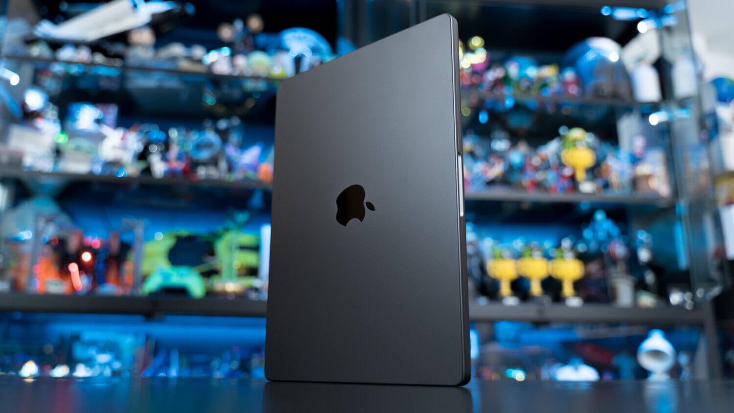 Apple готовит свой первый бюджетный ноутбук - свежие новости на Toplenta по теме общество