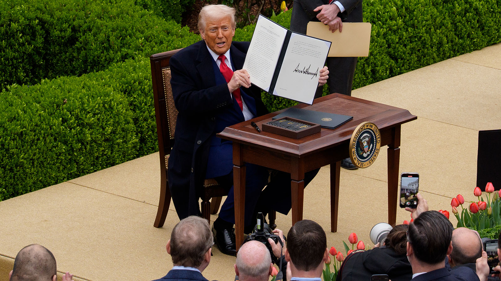 Лекарство от дефицита: почему Трамп готов допустить рецессию и падение рынков в США - свежие новости на Toplenta по теме сочинения