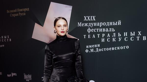 Юлия Хлынина впервые участвует в режиссёрском конкурсе - похожая новость на Toplenta