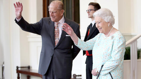 Принц Филипп сразу распознал истинную натуру Меган Маркл - похожая новость на Toplenta