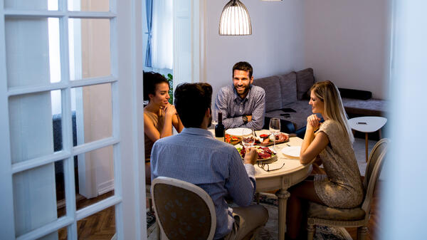 Вы тоже так делаете: 5 привычек, из-за которых гости чувствуют себя неуютно - свежие новости на Toplenta по теме роман